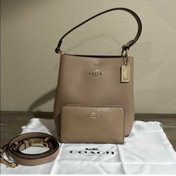 Coach  Purse & Wallet