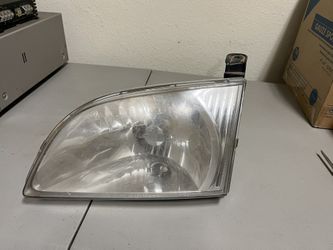 Headlight Toyota Sienna 2001-2003