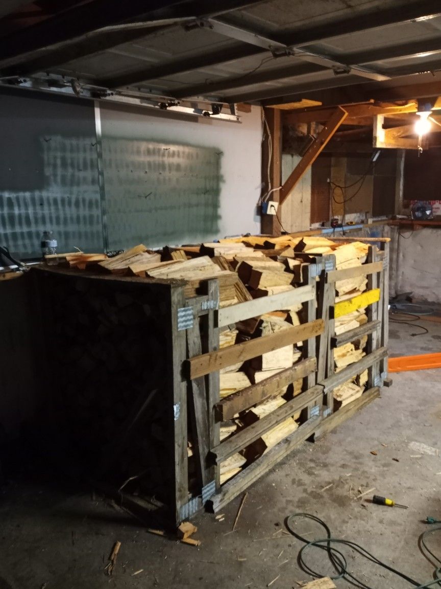 Dry Seasoned Fur Old Growth Firewood