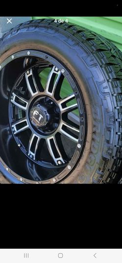 Wheel 20 6 Lugs like new
