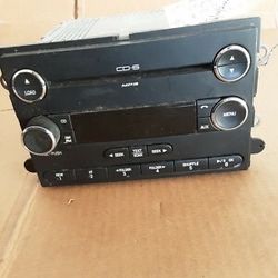 Ford / Mercury / Lincoln 05-07 6 CD Changer Radio