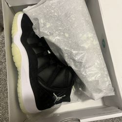 BLACK/BARELY VOLT-DARK RAISIN NOIR/RAISIN FONCENOLT DISCRET