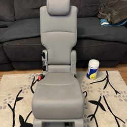 Honda odyssey middle seat