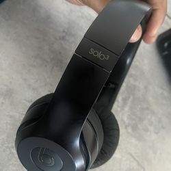 Beats Bluetooth Wireless Solo 3 Headphones