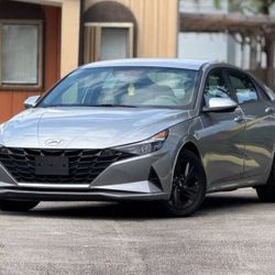 2022 Hyundai Elantra 