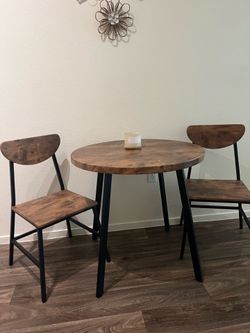 Super cute small dining set
