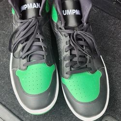 Nike Jumpman Jordans Black And Green 💚 🖤