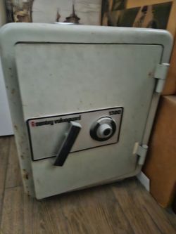 Sentry safe 1380 gray 22.5 in  L × 17 in w × 20 in H