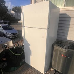 GE Fridge