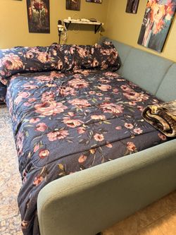 Full Size Day Bed With Twin Size Trundle