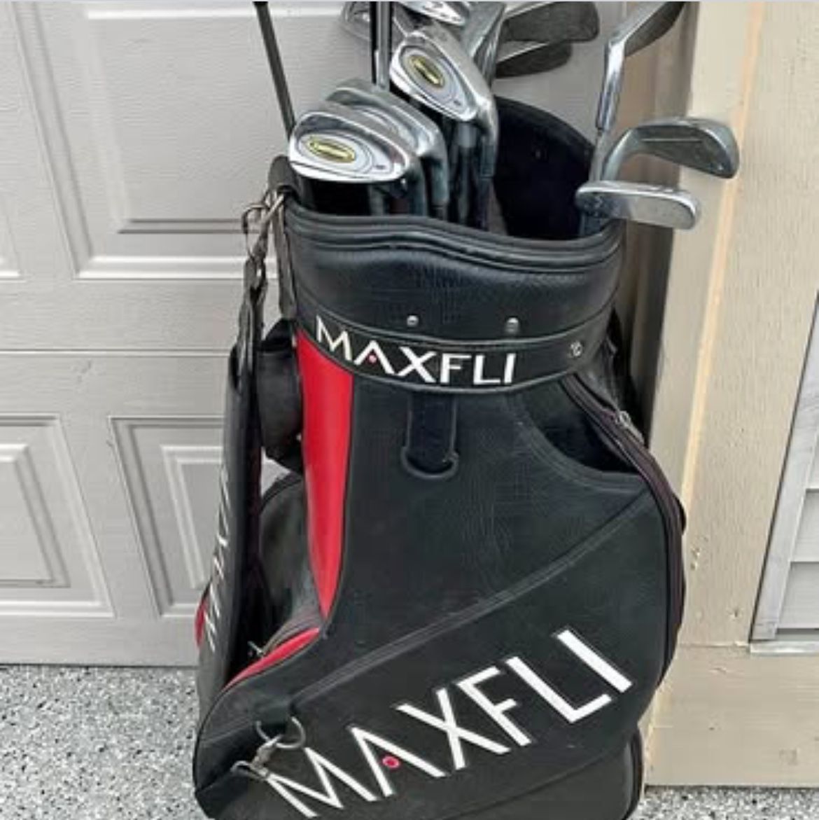 Full Set Of Golf Clubs (great Condition)