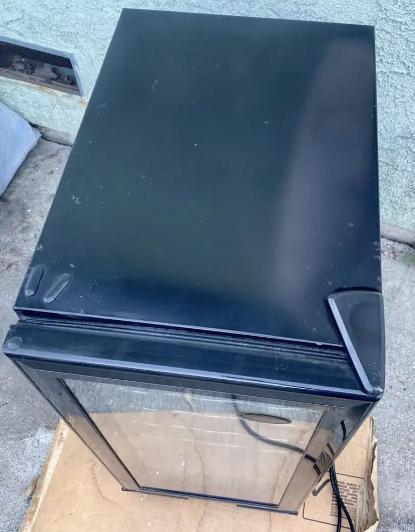 FREE! Vinotemp Bottle Cellar Refrigerator 32Bottle CapacityNOT