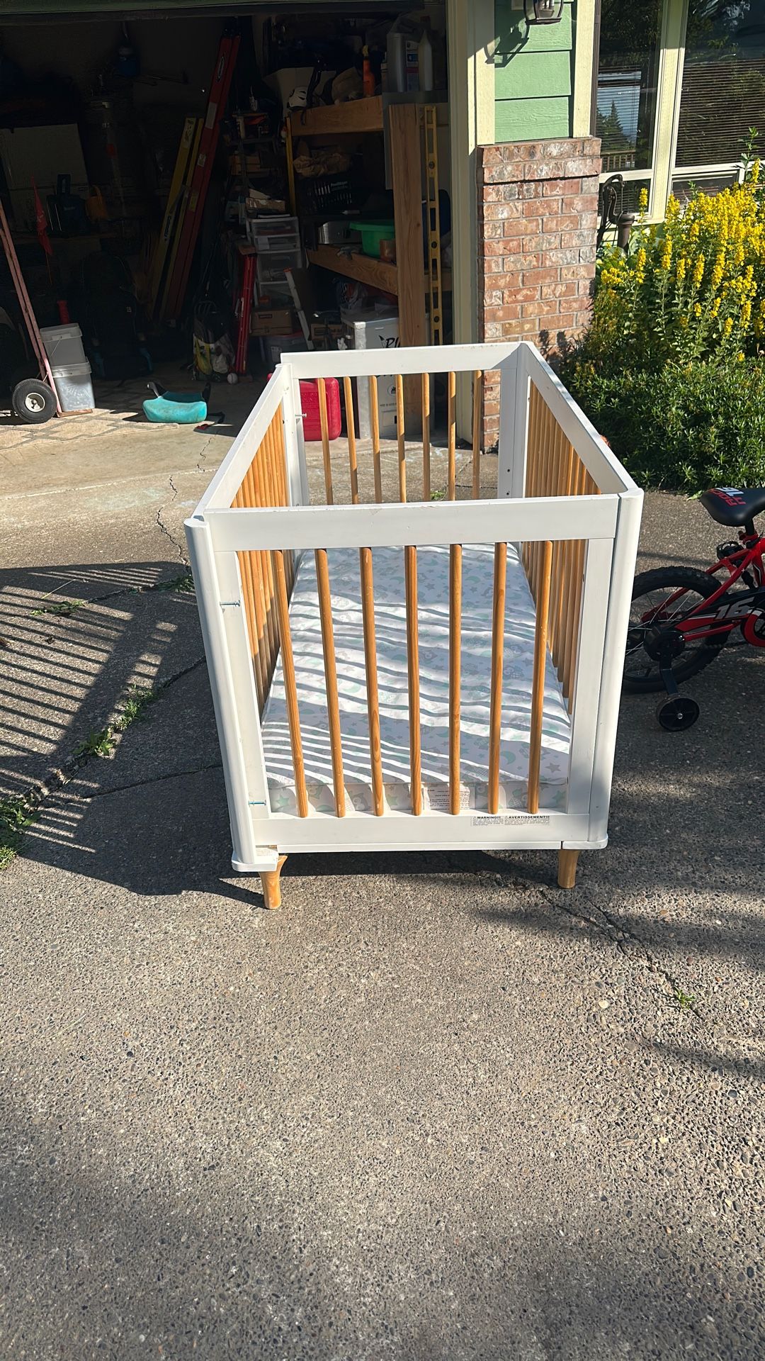 Nice Baby Crib And Mattress