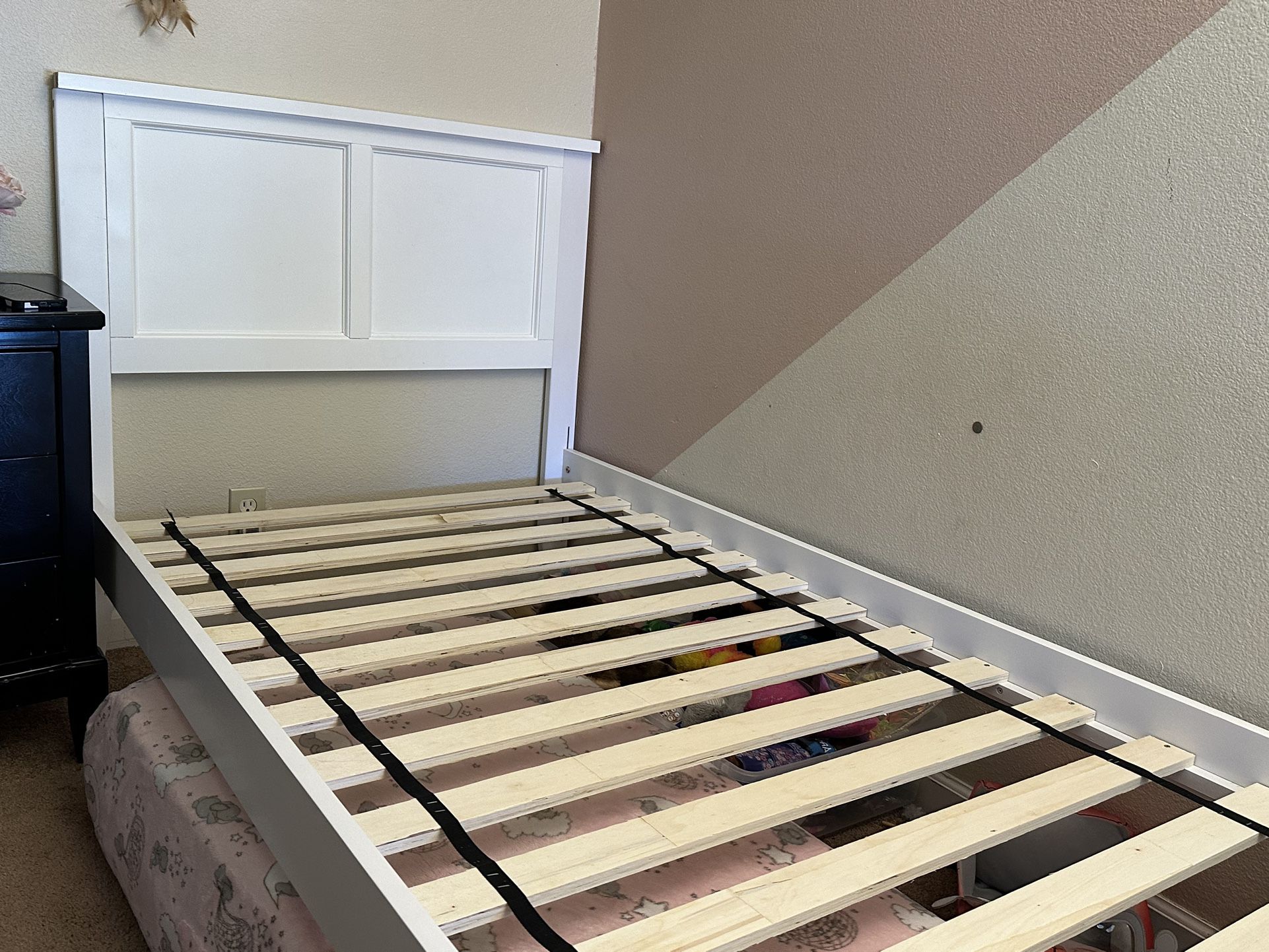 TWIN BED FRAME 