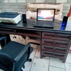 Complete Laptop/Desk/Chair Package