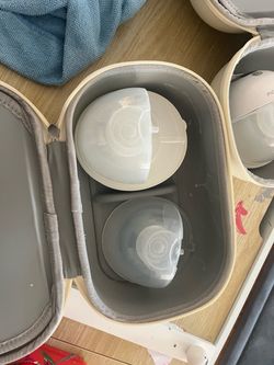 Momcozy portable Breastpump