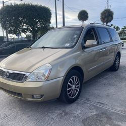 2011 Kia Sedona 
