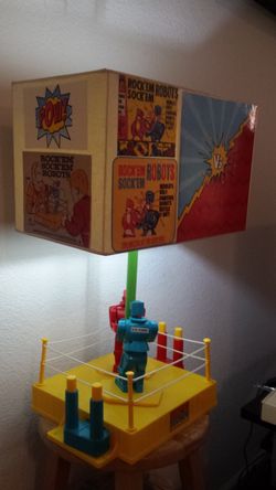 Lamp rock'em sock'em robots