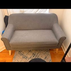 Small Couch Good Condition . Easy Garage Pick Up