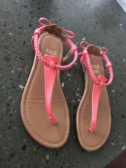 Sandals girls size 2. Almost new