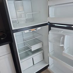  Fridge GE