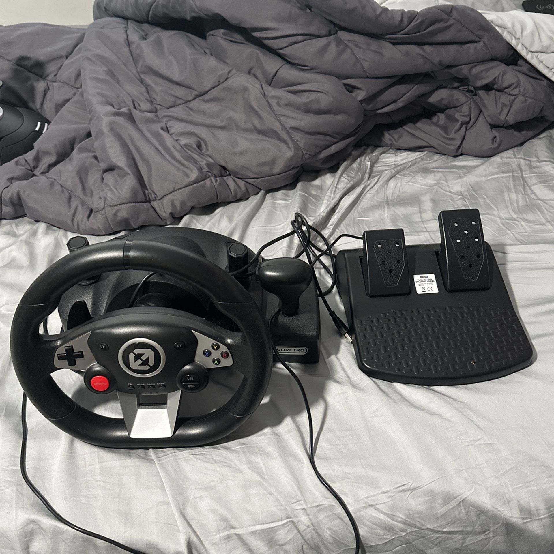 wheel and pedal set