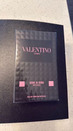 Valentino Uomo.