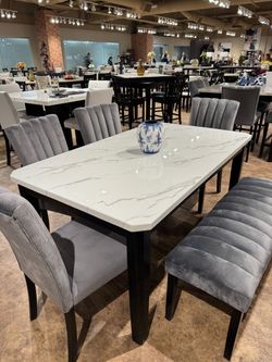 
🔥 BRAND NEW DINING SET – Financing Available!