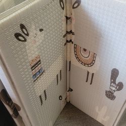 crawling play mat