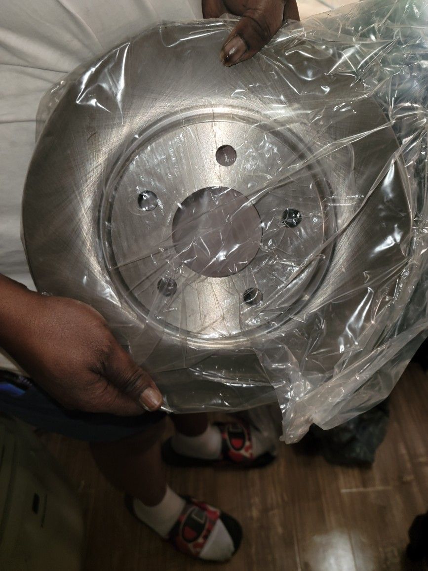Brand New Auto Parts .A Brand New Alternator, For A Ford Free Style Van,a Roller Brand New For A Pontiac G6.a Blower For Pontiac G6.