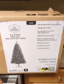 Brand New Holiday Time 6.5Ft Arlington Tree with 300 Warm White Led Lights $110