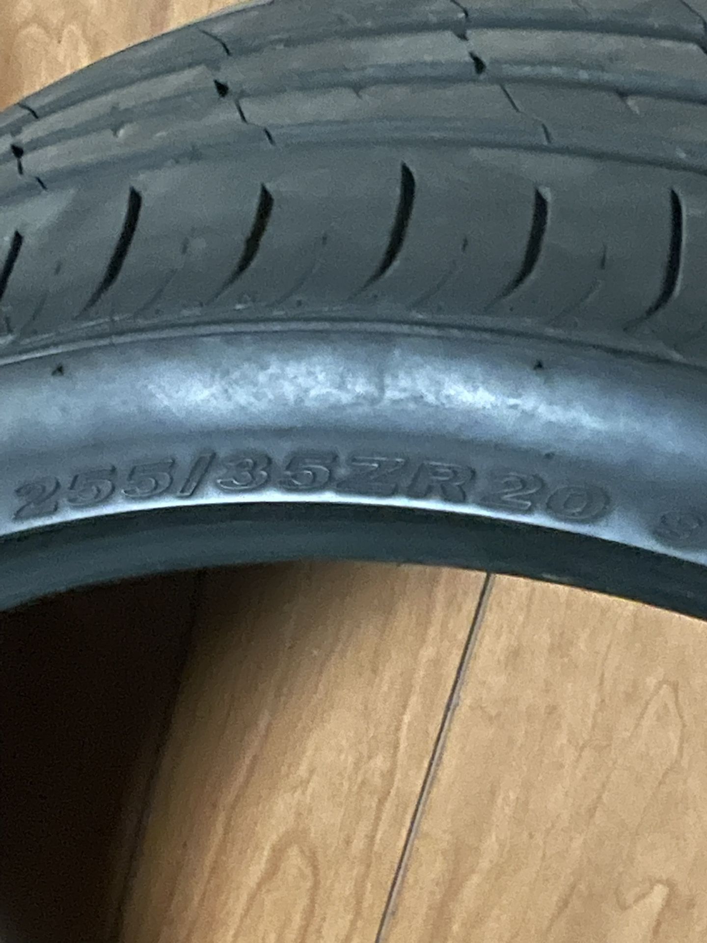 255/35/20