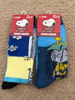 2 pairs adult Peanuts Snoopy Charlie Brown Woodstock socks
