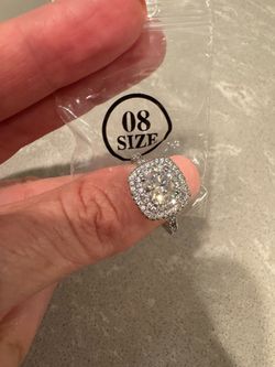 2 Carat Round-Cut Moissanite Diamond Engagement Ring - Size 8
