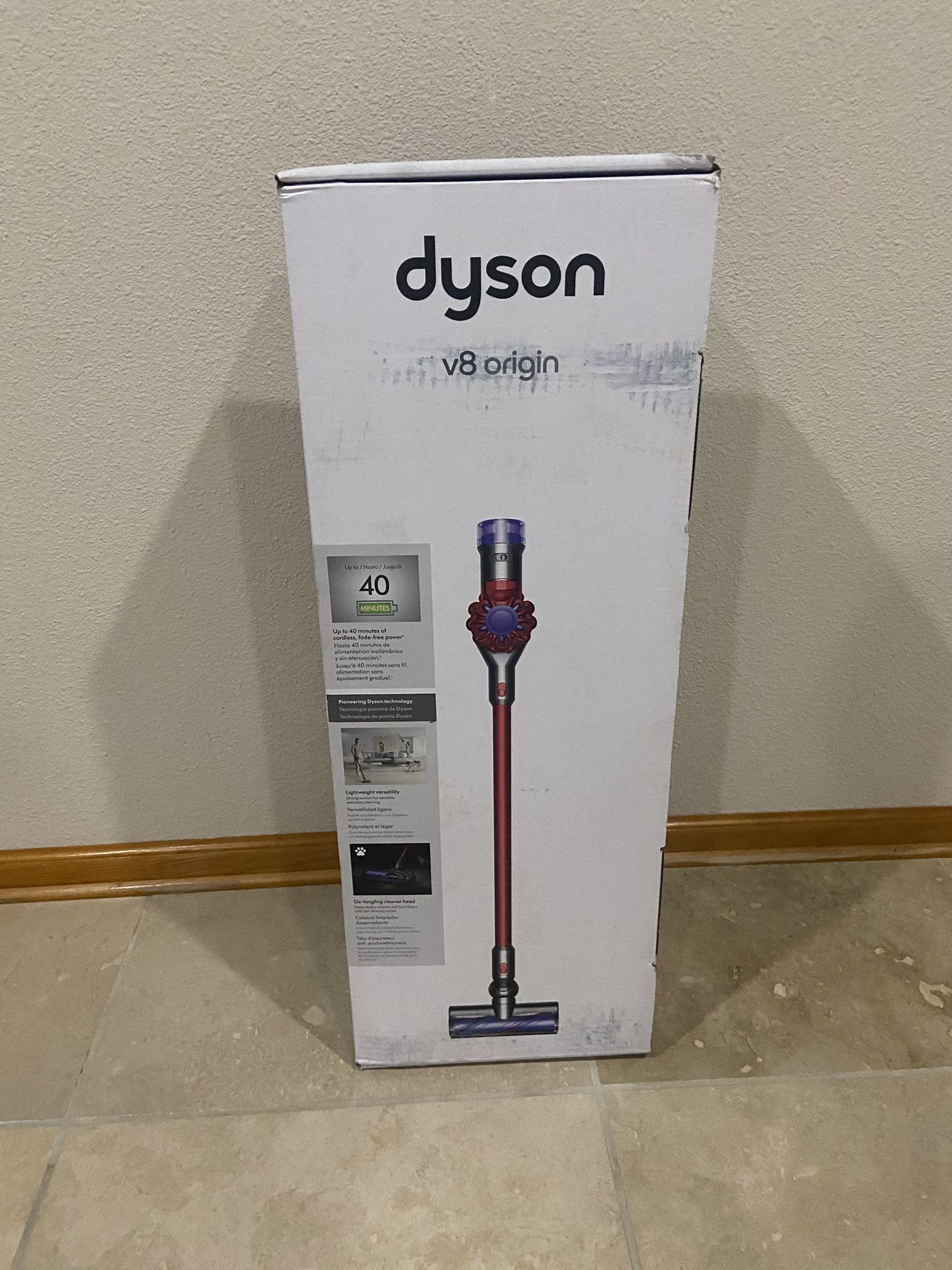New Dyson V8 Vacuum Cleaner