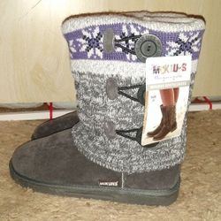 New With Tags Warm Furry Winter Christmas Boots