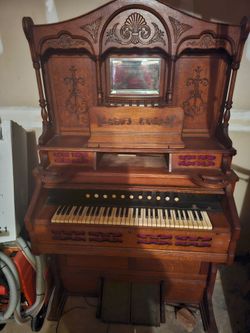 Free antique organ 2pc
