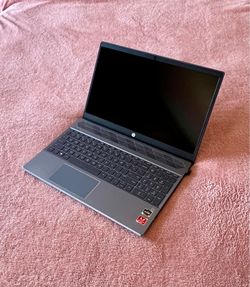 Mint Condition: HP Pavilion Laptop15.6 inch (Ryzen 5, 1.1TB Storage)