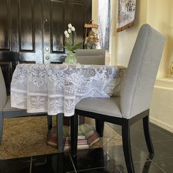 Dining Table With Three Chairs 