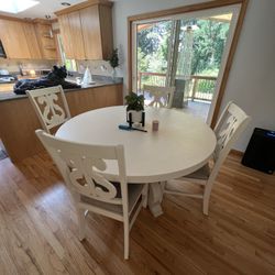 Mor Furniture Stone Round Dining Table in White