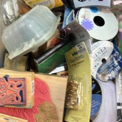 Box of craft stuff 10$
