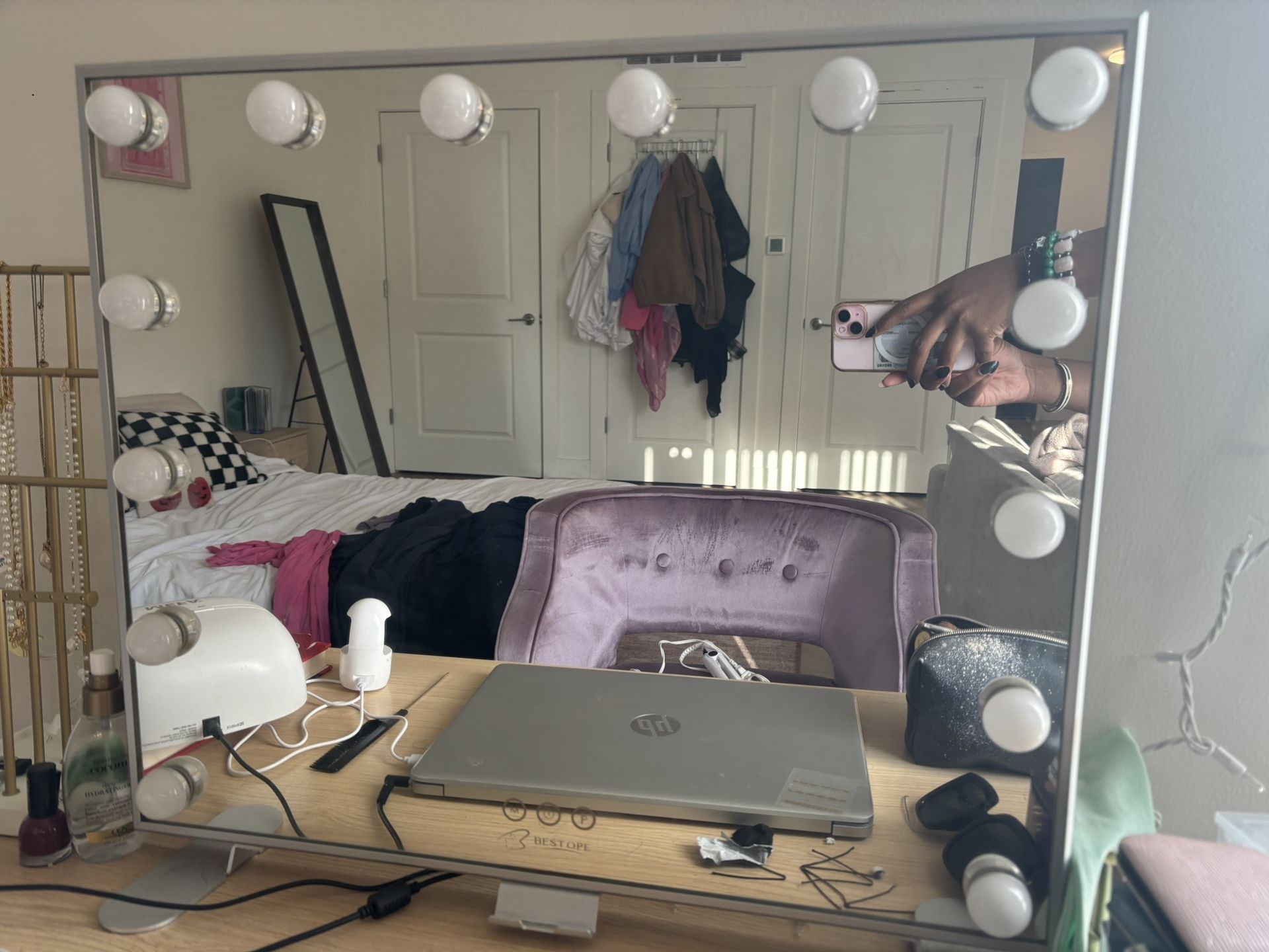 Vanity mirror