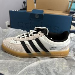 Bad Bunny Gazelle Indoor