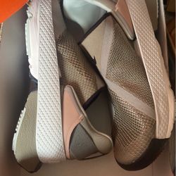 nike go flyease