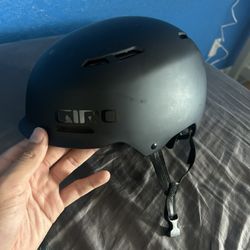 Giro Ledge Medium Ski Helmet