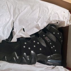 Brand New Nike Charles Barkley Size 11 