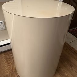 Round Cylinder Pedestal