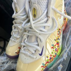 Nike Shoe 4Y New $60! Nuevos 