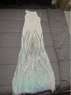 David’s bridal women’s white wedding formal iridescent dress size 5