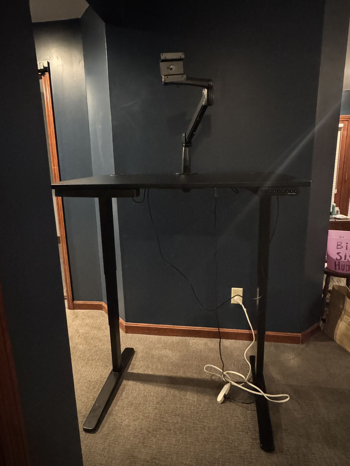 Uplift Standing Desk